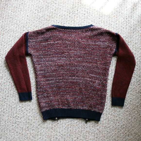 Size M Dex Blue & Red Sweater - Picture 4 of 4